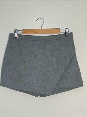 Aritzia Babaton Grey Wrap Skort